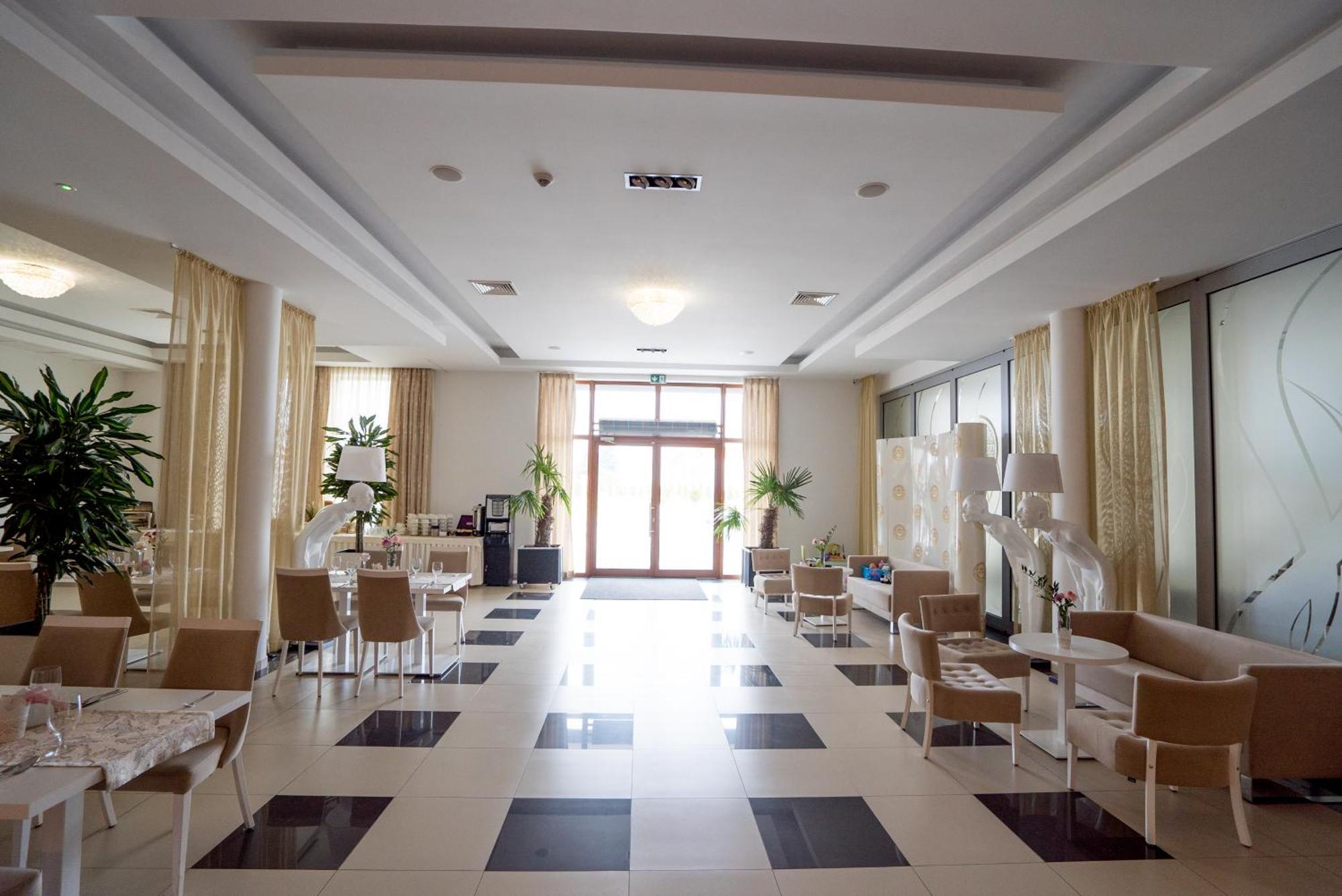 Hotel Aleksandria Siedlce Luaran gambar